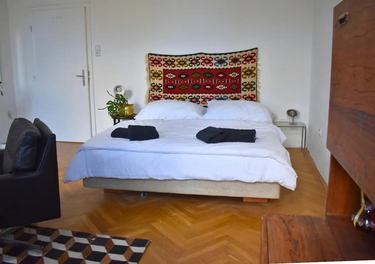 Lgbtqia Private Rooms 1150 Vienna Homestay