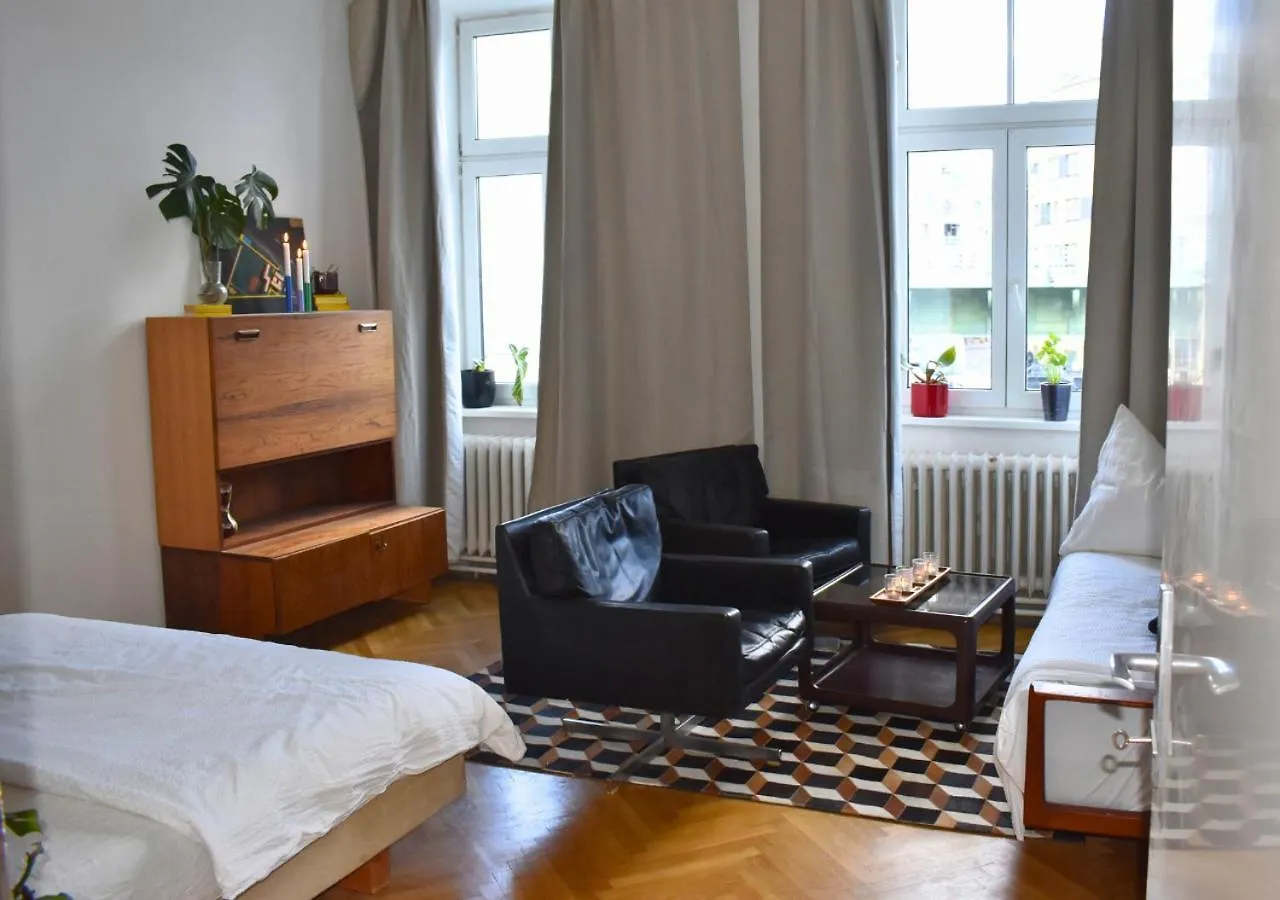 Lgbtqia Private Rooms 1150 Wien 0*,